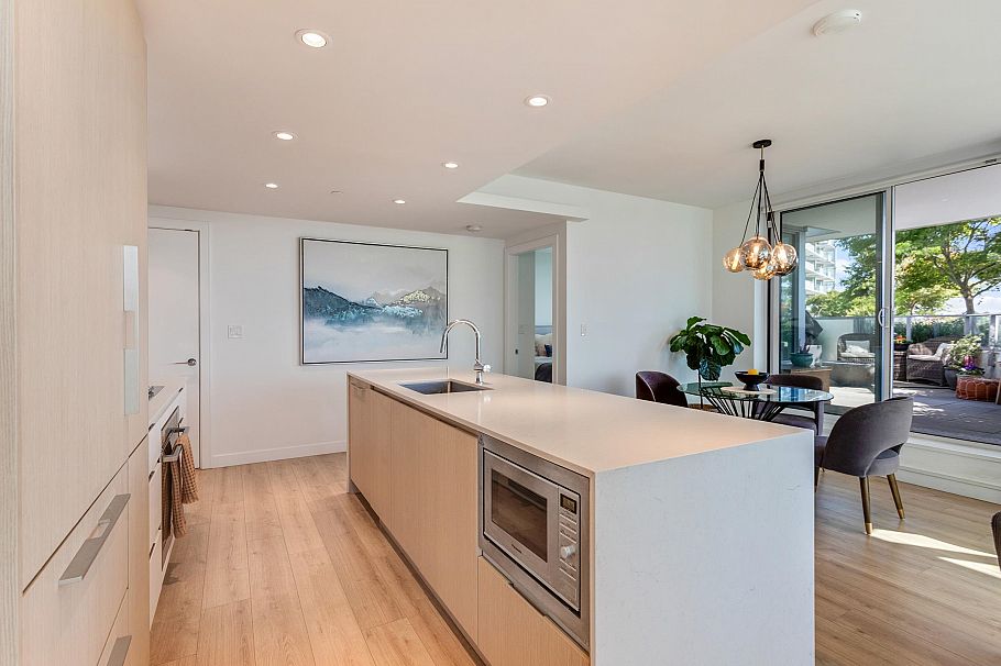 706 1500 Fern Street North Vancouver, BC - 6