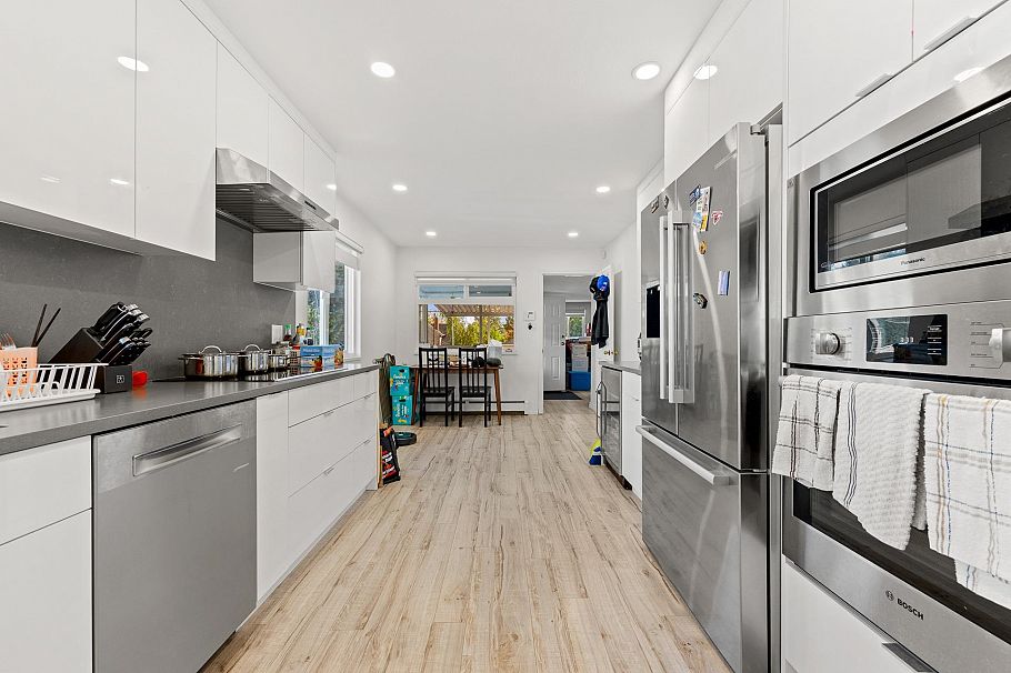 1070 E 40th Avenue Vancouver, BC - 14