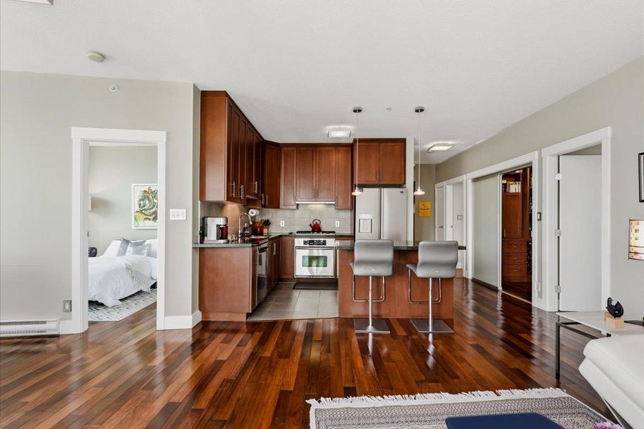 3301 1189 Melville Street Vancouver, BC - 4