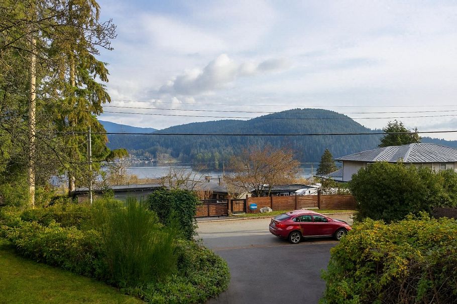 873 Baycrest Drive North Vancouver, BC - 15