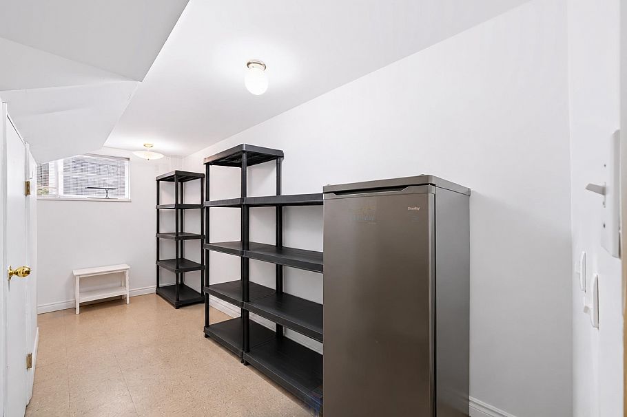 1685 E 55th Avenue Vancouver, BC - 18