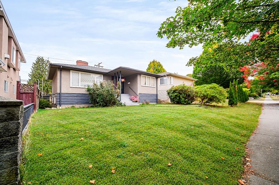 1685 E 55th Avenue Vancouver, BC - 33