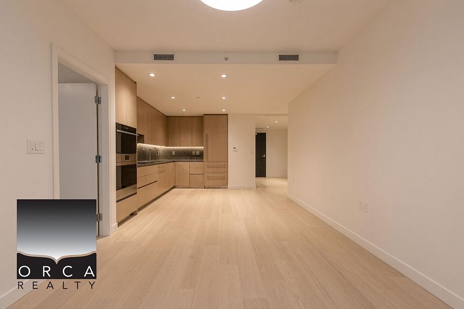 306 777 HARBOUR WAY, North Vancouver BC V7P 0G2 North Vancouver, BC - 7