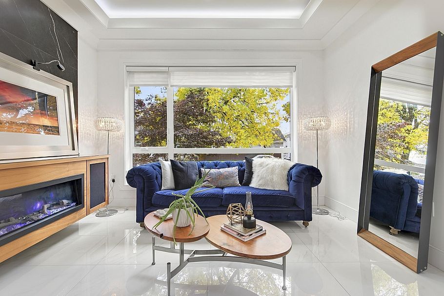 1267 E 53rd Avenue Vancouver, BC - 3