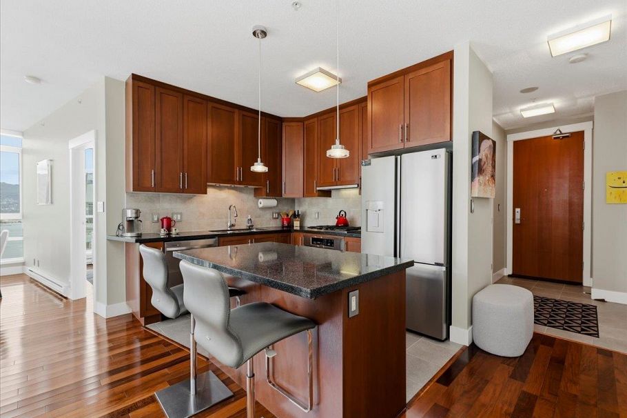 3301 1189 Melville Street Vancouver, BC - 5