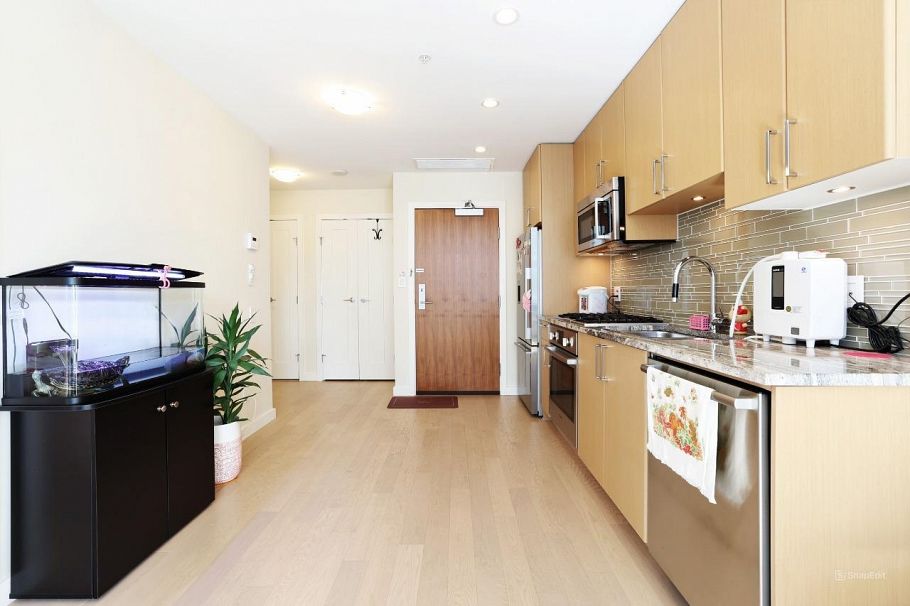 1011 38 W 1st Avenue Vancouver, BC - 5
