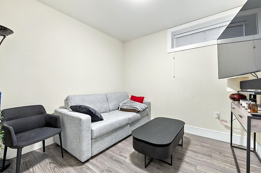 1267 E 53rd Avenue Vancouver, BC - 17