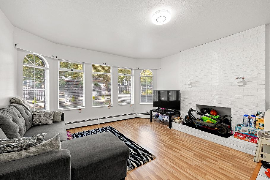 1070 E 40th Avenue Vancouver, BC - 29