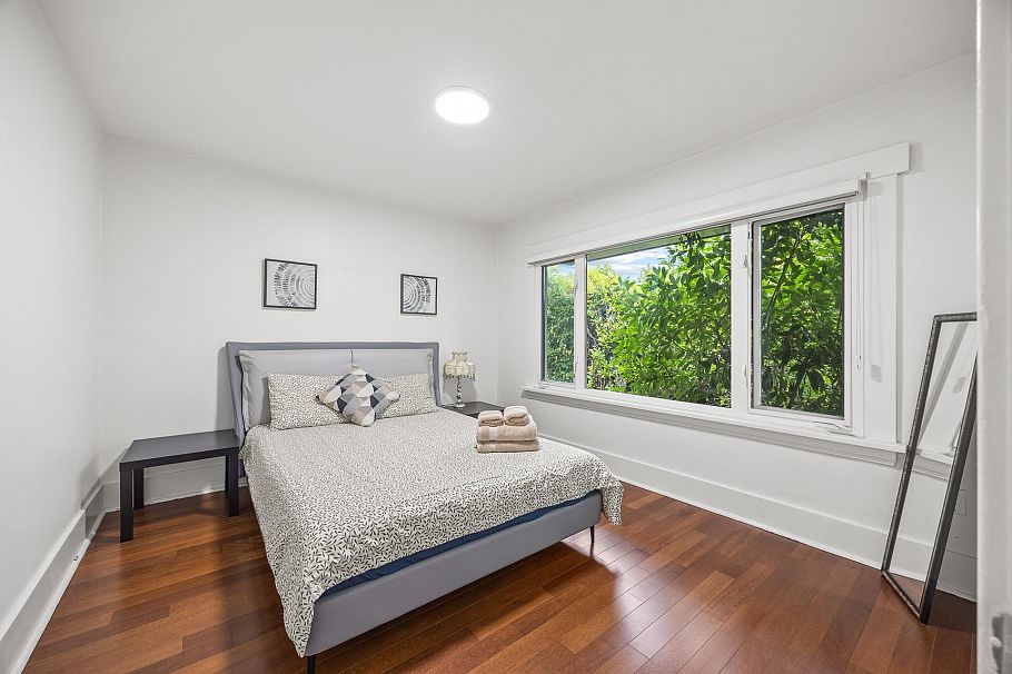 3276 W 21st Avenue Vancouver, BC - 21