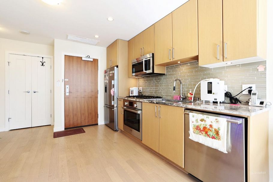 1011 38 W 1st Avenue Vancouver, BC - 4