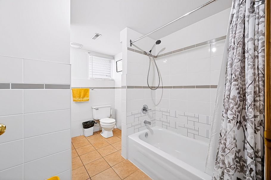1685 E 55th Avenue Vancouver, BC - 19