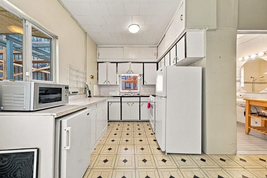 4153 John Street Vancouver, BC - 11