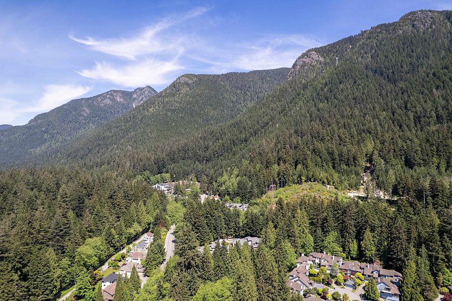 5948 Nancy Greene Way North Vancouver, BC - 37