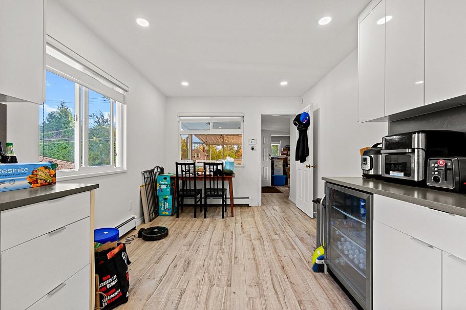 1070 E 40th Avenue Vancouver, BC - 15