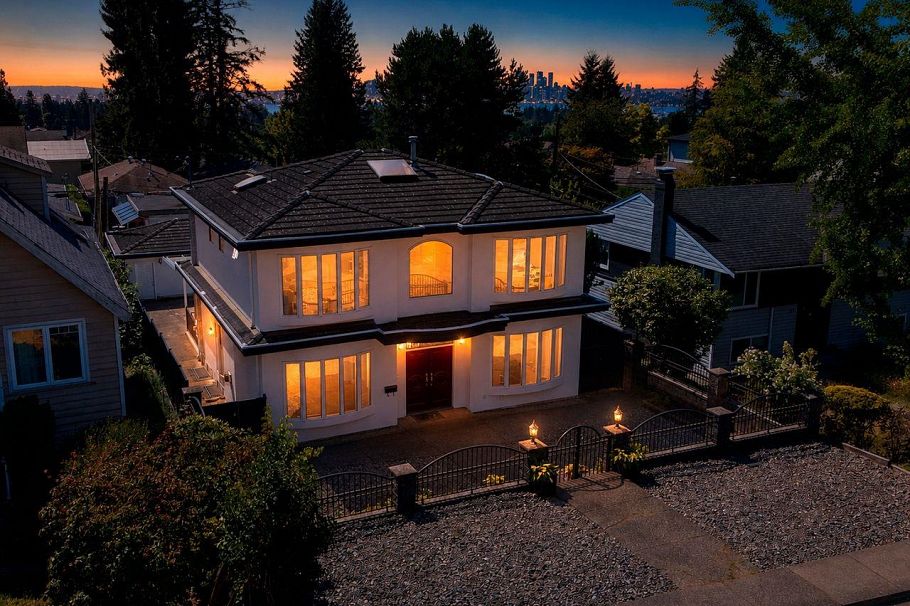 213 W 28th Street North Vancouver, BC - 37