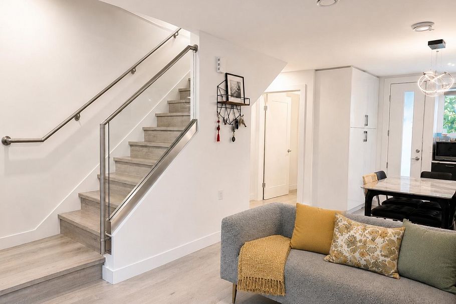 7887 French Street Vancouver, BC - 11