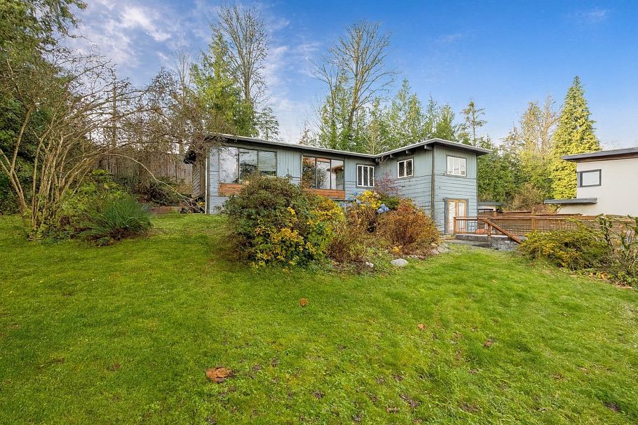 873 Baycrest Drive North Vancouver, BC - 11