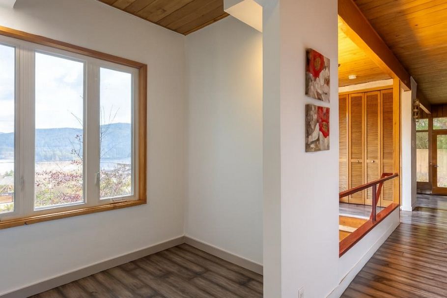 873 Baycrest Drive North Vancouver, BC - 4