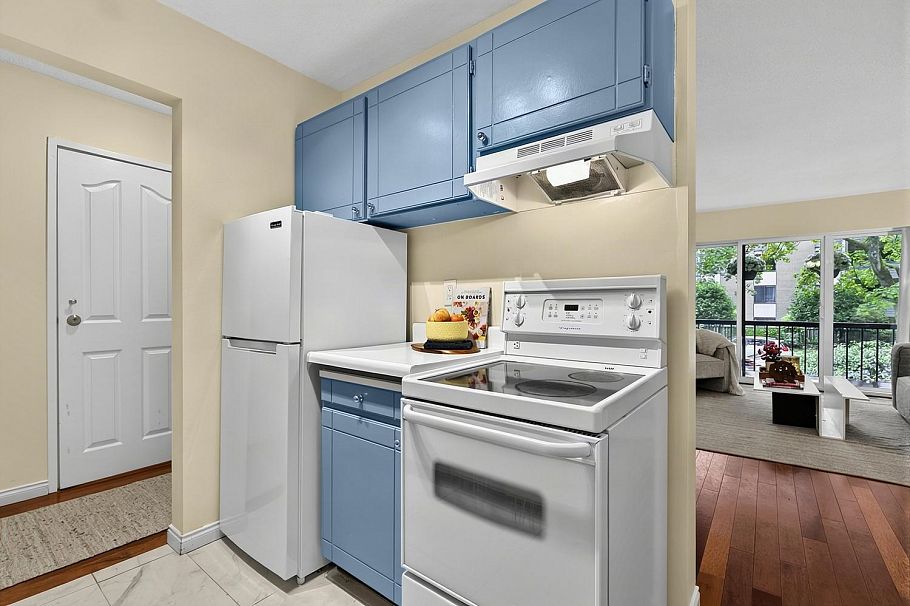 206 1717 13 Avenue Vancouver, BC - 14
