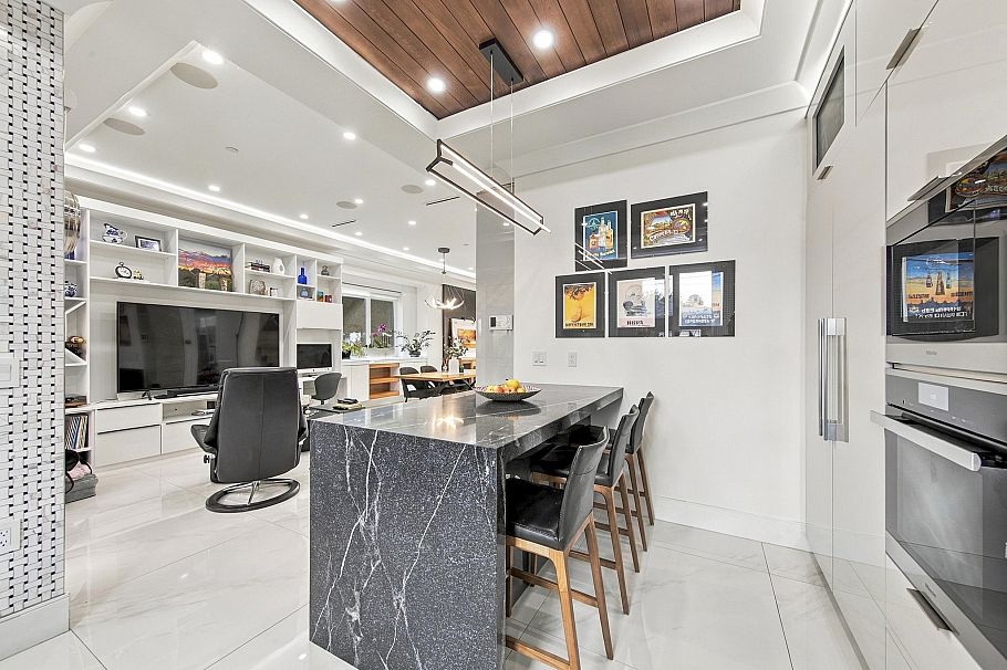 1267 E 53rd Avenue Vancouver, BC - 7