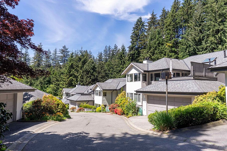 5948 Nancy Greene Way North Vancouver, BC - 32