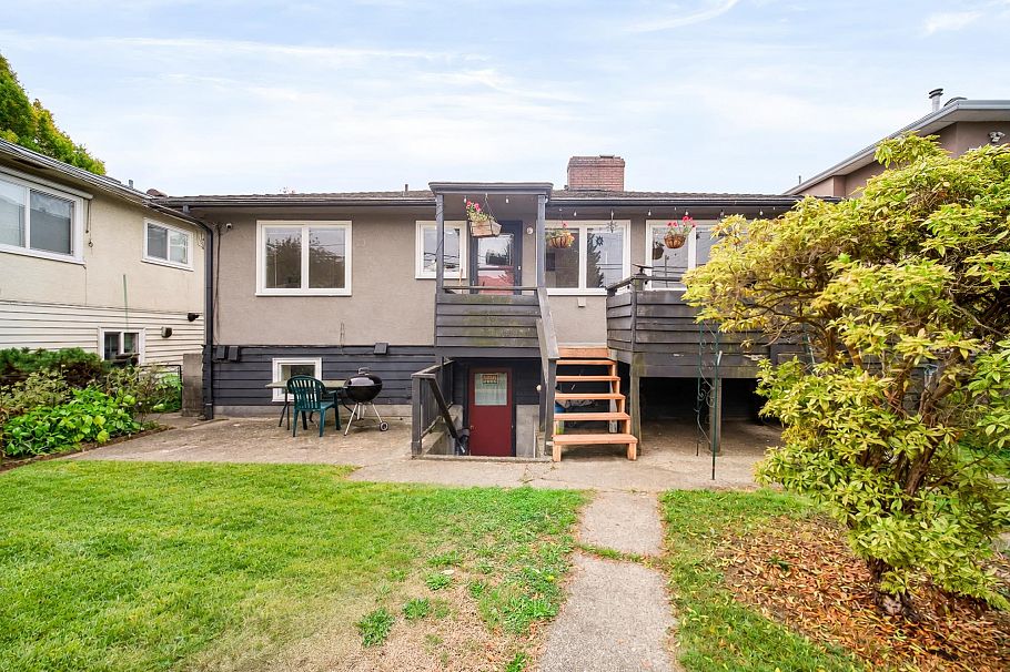 1685 E 55th Avenue Vancouver, BC - 31