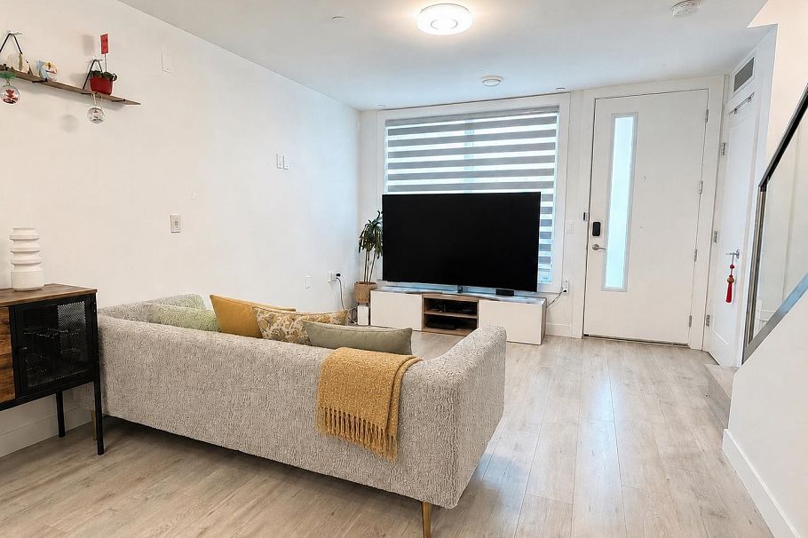7887 French Street Vancouver, BC - 7
