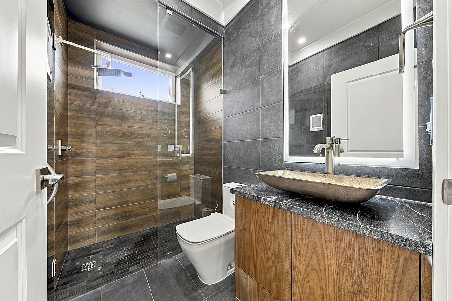 1267 E 53rd Avenue Vancouver, BC - 14