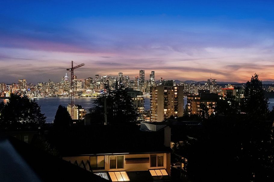 248 E 6th Street North Vancouver, BC - 39