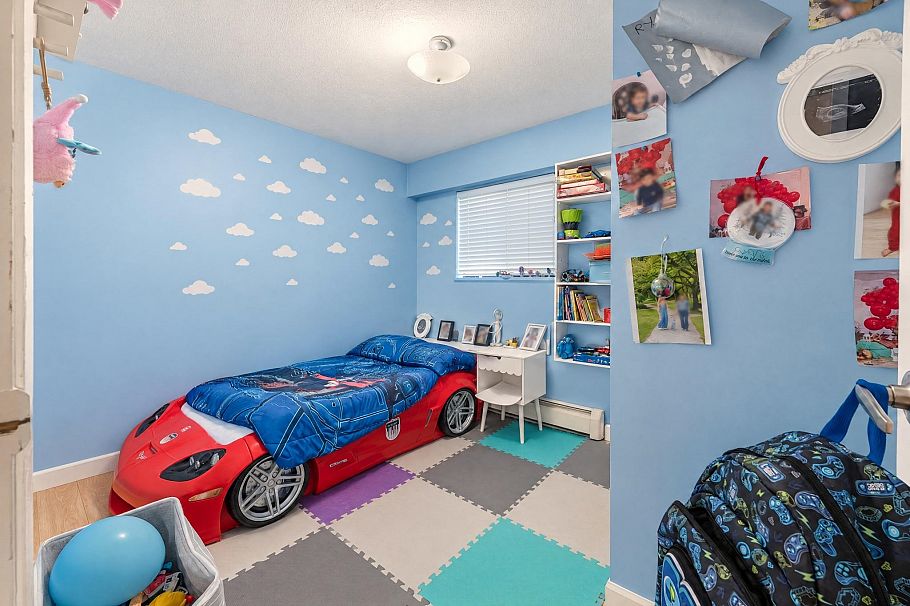 580 W 29th Street North Vancouver, BC - 18