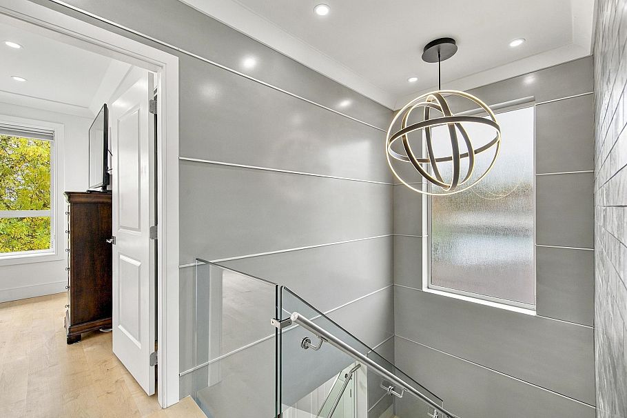1267 E 53rd Avenue Vancouver, BC - 10