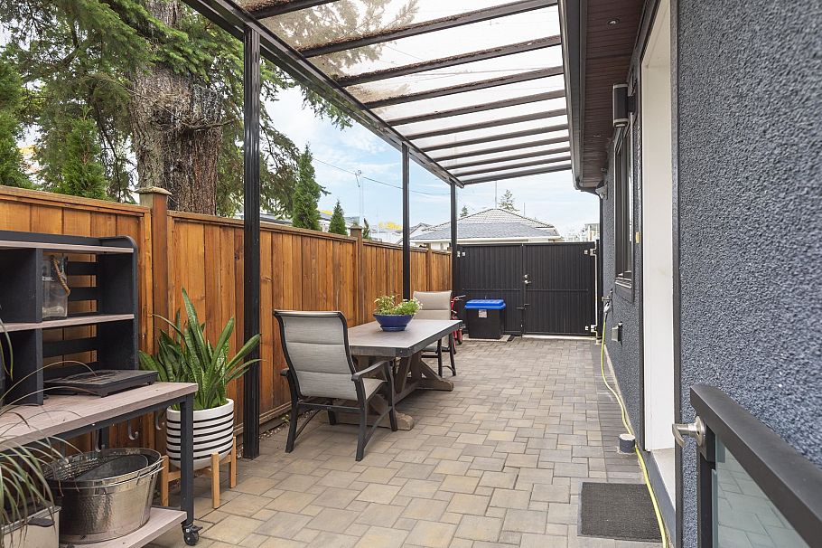 1267 E 53rd Avenue Vancouver, BC - 22