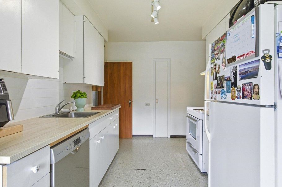 2506 W 15th Avenue Vancouver, BC - 14