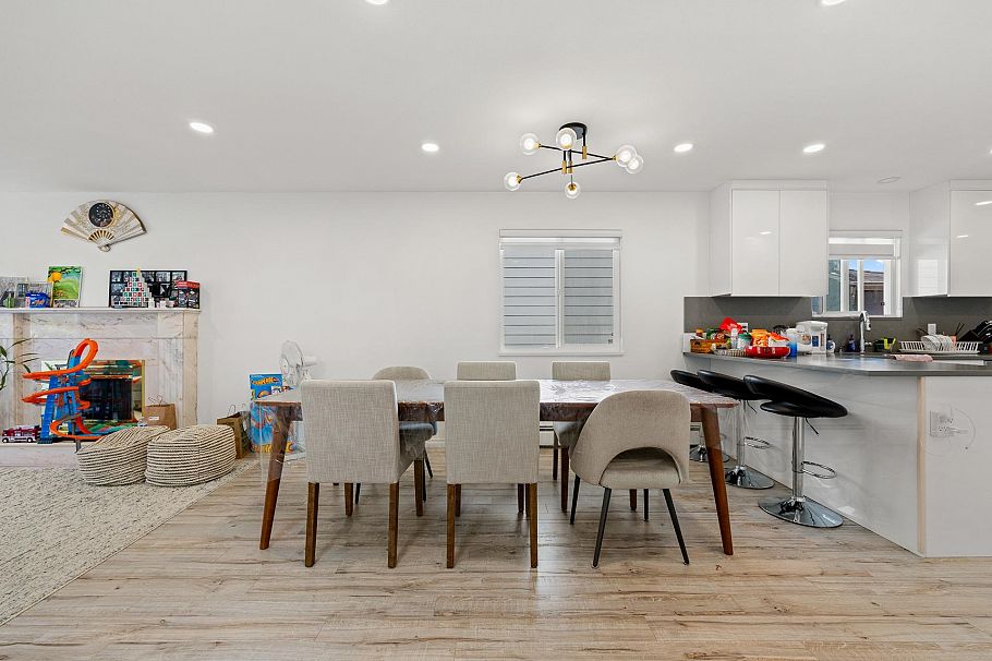 1070 E 40th Avenue Vancouver, BC - 6