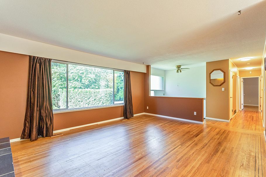 2370 Mountain Highway North Vancouver, BC - 6