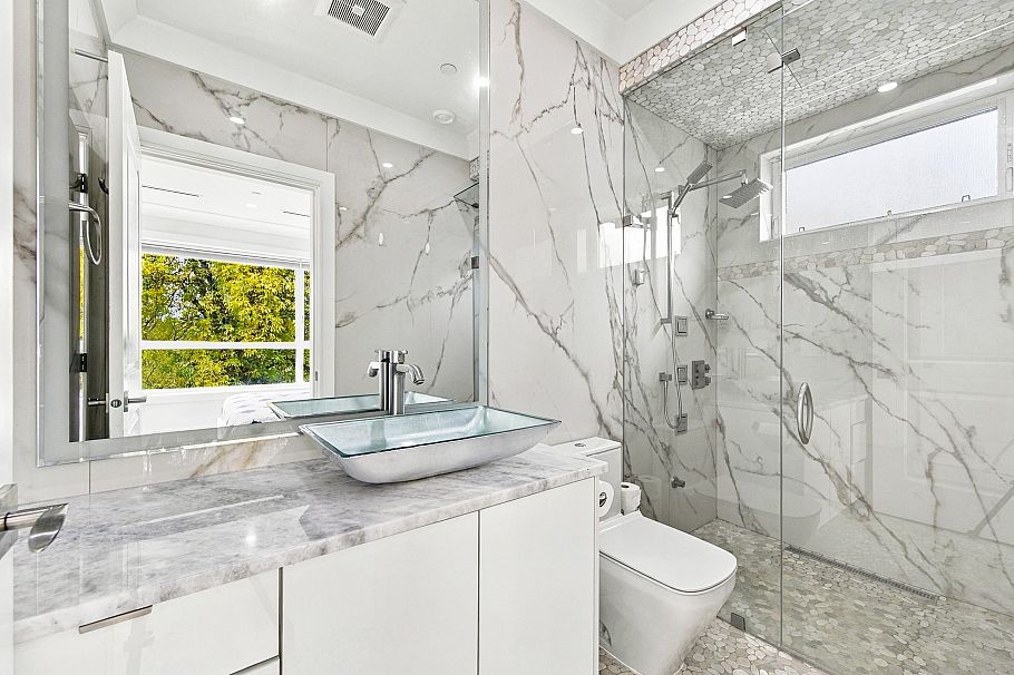 1267 E 53rd Avenue Vancouver, BC - 12