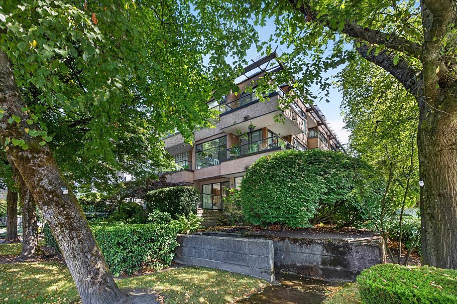 101 1702 Chesterfield Avenue North Vancouver, BC - 31