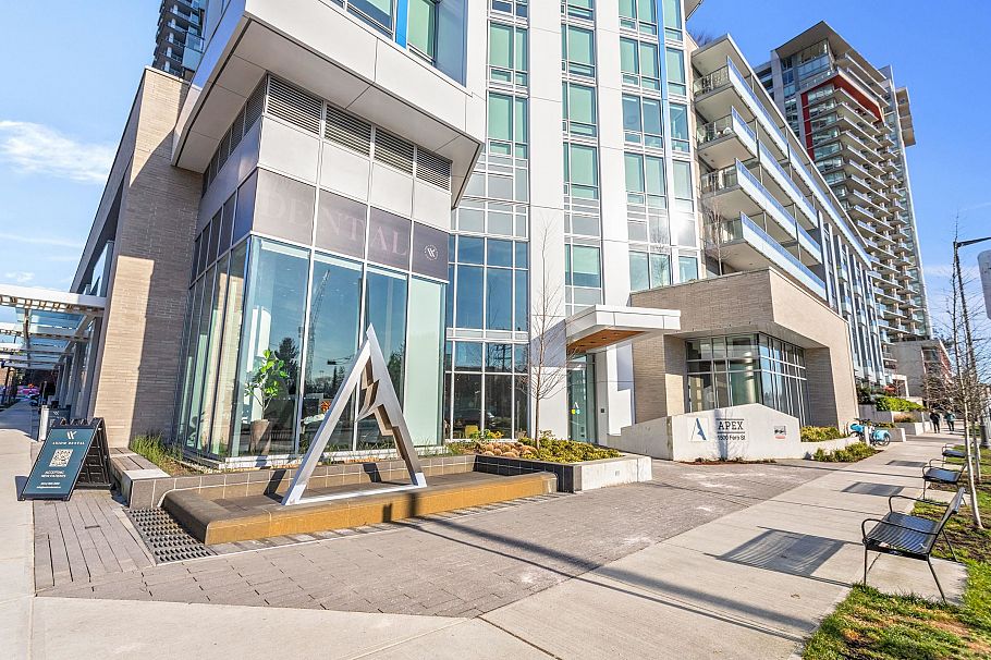 706 1500 Fern Street North Vancouver, BC - 33