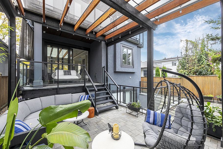 1267 E 53rd Avenue Vancouver, BC - 8