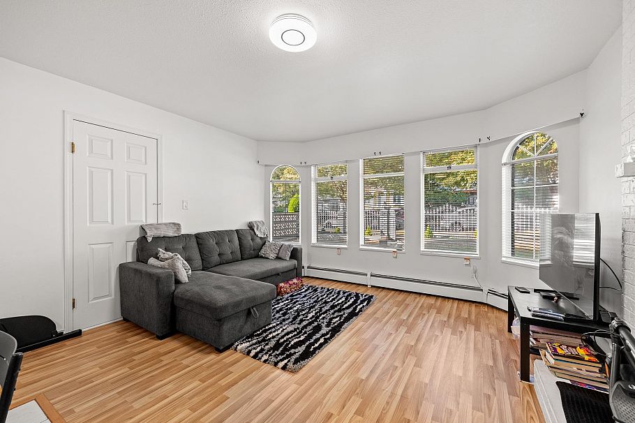 1070 E 40th Avenue Vancouver, BC - 26