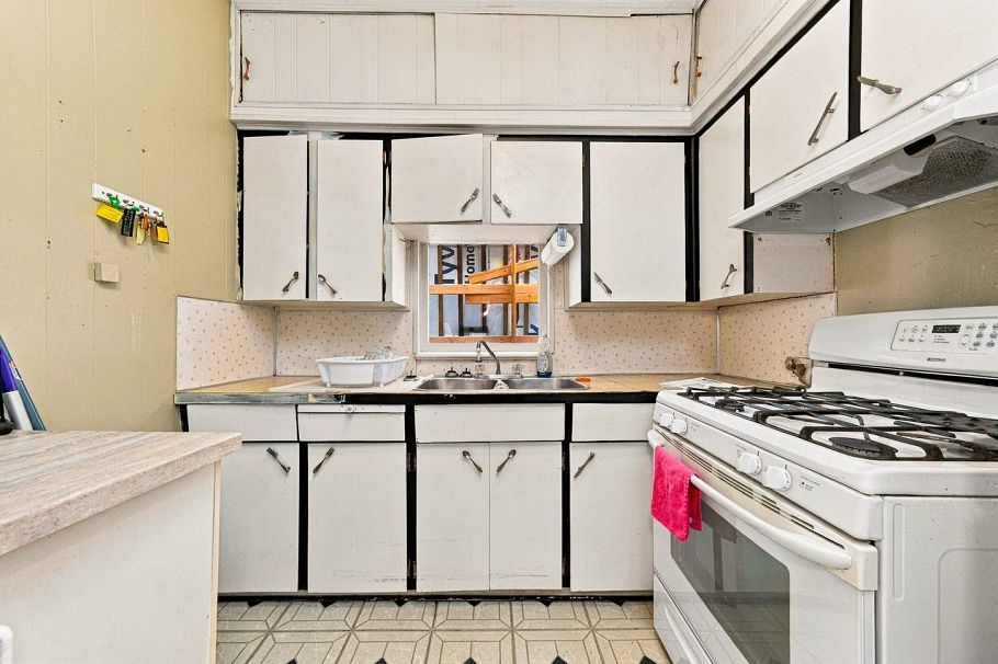 4153 John Street Vancouver, BC - 12