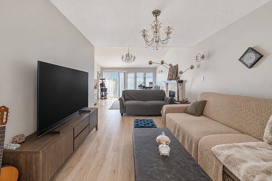 580 W 29th Street North Vancouver, BC - 8