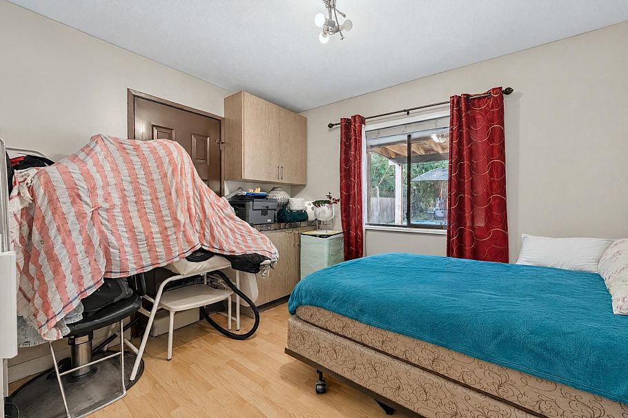 580 W 29th Street North Vancouver, BC - 17