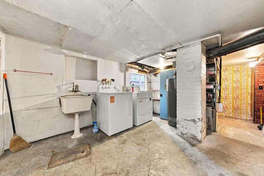4153 John Street Vancouver, BC - 23