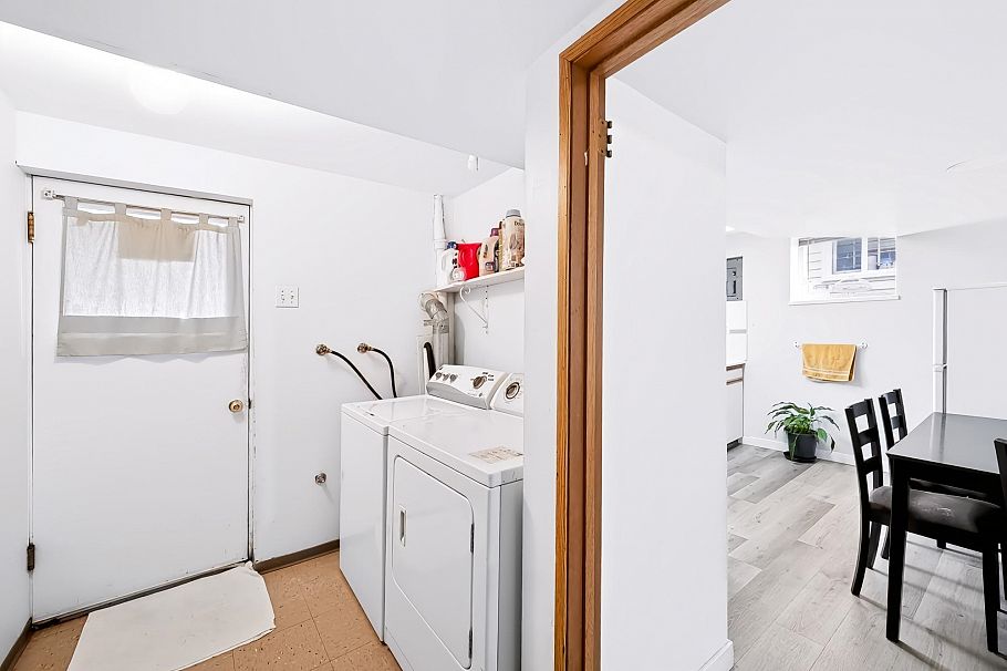1685 E 55th Avenue Vancouver, BC - 25