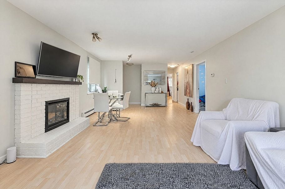 580 W 29th Street North Vancouver, BC - 3