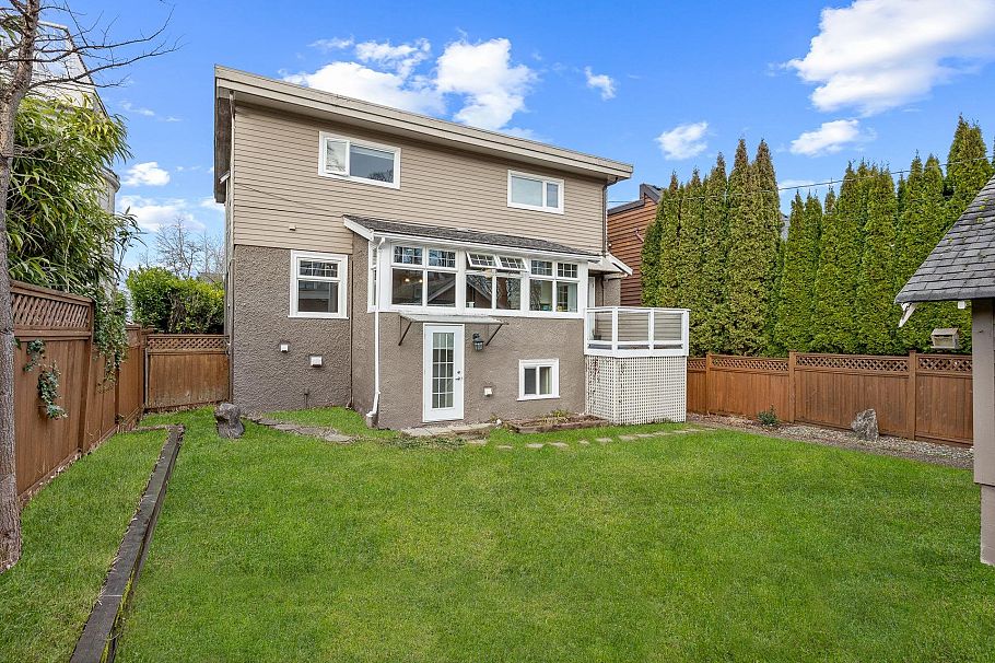 3276 W 21st Avenue Vancouver, BC - 32