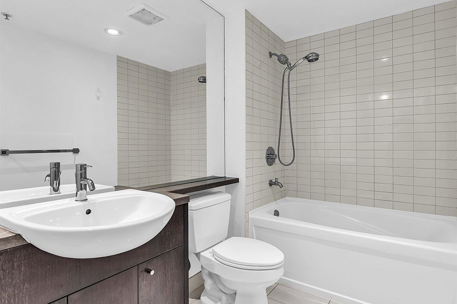 214 750 W 12th Avenue Vancouver, BC - 12