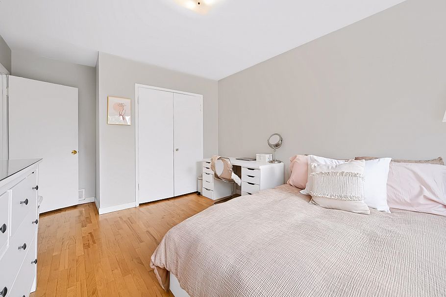 1685 E 55th Avenue Vancouver, BC - 11