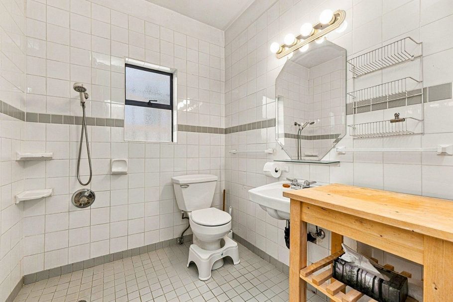 4153 John Street Vancouver, BC - 16